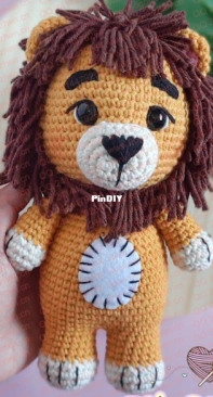 Ateliê Três Bonecas - Amigurumis by Patricia - Loui the Lion - Loui o Leão - Portuguese