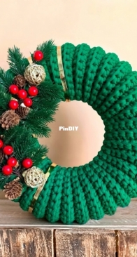 Wow Bag Shop Designs - Dmitrii Zotov - Christmas Wreath