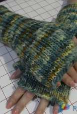 Squishy Fingerless Mittens by Morris & Sons -English-Free