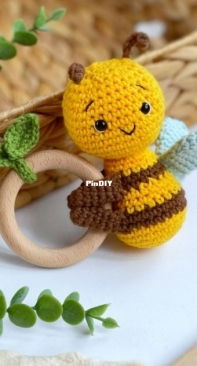 Toys By Knit Friends - Svetlana Altunina - Rattle Bee