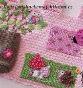 Magic with Hook and Needles - Vendula Maderska - Wall pocket Organizer - Woodland scene