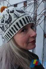 Kotko/Little Black Hen Beanie by Soile Pyhänniska-English,Finnish-Free