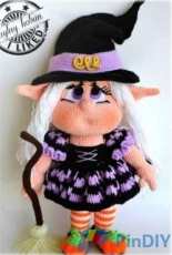 Laylay Hobim - Witch Elf - Russian