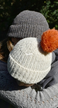 Bonnet 1-by-1  by  Bobine et  Pelote-French-Free