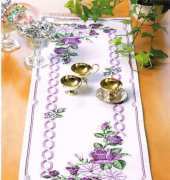 Svarta Fåret 0744 - Purple Roses Tablerunner