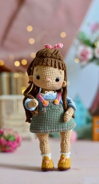 AlinetToys - Alina Yapaeva - Doll Sally - Boneca Sally - Portuguese - Translated