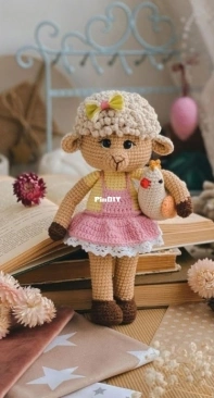 Helga Toys - Kuzhko Volha - Lucy the sheep