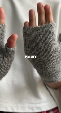 Stockinette mitts by Svetlana Volkova-