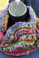 Bel et Bon Cowl & Mitts by Kelly Judson-Free