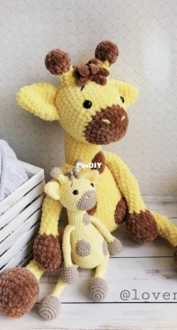 Lovenika Design - Yevheniia Romanchuk - Larry the Giraffe