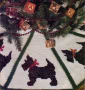 Crochet Celebrations - Scottie Tree Skirt by Cindy Haris