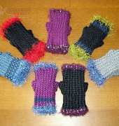 Pia Thadani - Ribbed Fingerless Mitts