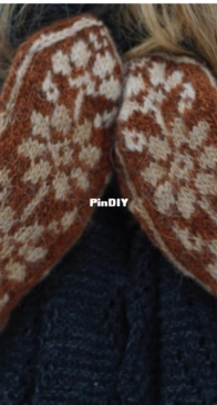 Botany Mittens by Julia Reddy - Woolfolk