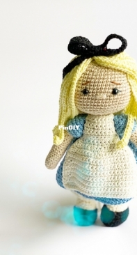 Blue Sparrow Handmade - Bianca Flatman - Alice in Wonderland