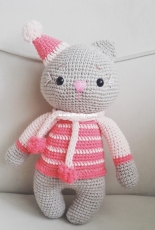 Amigurumi cat