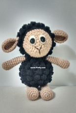 Black Sheep - pattern by Maria Rê