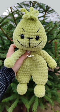 PeekaboToys - Roxana Arhip - The Little Snuggy Grinch