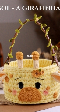 Blush Crochet - Luiza Andrade Martins - Sol the Giraffe - Sol a Girafinha - Portuguese