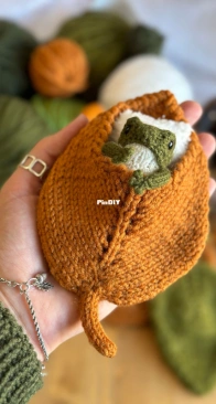 Leaf Cozy For Frog by Natalia Kozhinova - Russian - Free