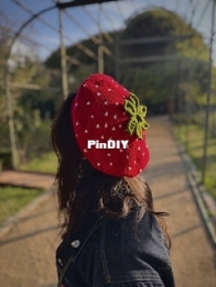 Berry Sweet Beret by Aceituna Knits - English and Spanish - Free