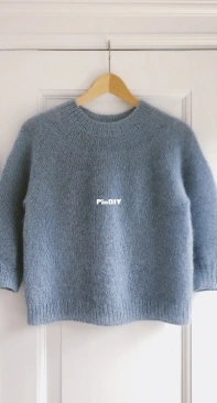 Novice Sweater Mohair Edition by Mette-Wendelboe Okkels - PetiteKnit