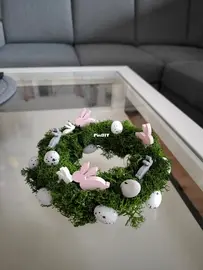 Easter wreath with bunnies