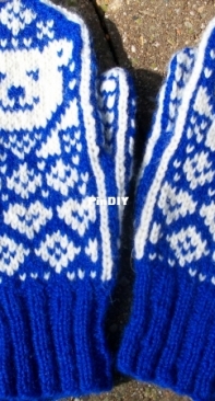 Lets Play Two Mittensby Snowy Woods Knits-Free