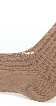 Cushy Thermal Socks by Carly Waterman - Cascade Yarns - Free