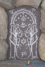 PiggyKnits-Doors of Durin - Moria Gate Chart by Andrea Krüß-Anders-English,German-Free
