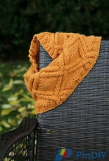 Mylas Knit Corner - GEO Cowl by Myla Vayner