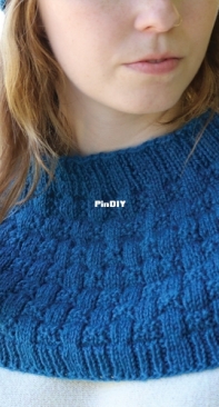 Tumble Weave Beanie & Cowl by Susan Watkins-Free