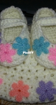 flowery  hat and shoes