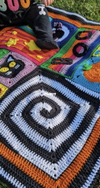 Hobbii Design - Katie Jones - Baby Boo Blanket - Halloween Baby Blanket - Free