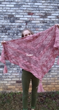 The Graceful Tangle - Amy Kate Sutherland - The Amore Shawl