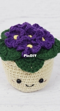 Yarn Blossom Boutique - Melissa Bradley - African Violet