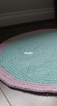 Ned and Mimi - Sarah Ruane - Perfect Circle T-Shirt Yarn Rug