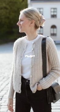 Scallop Jacket by Tonje Hodne (strikkekaffe)