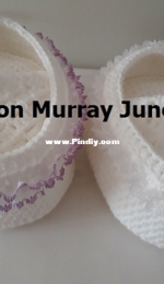 Alison Murray - 7in 18 cm Angel Crib with Blanket, Pillow and Mattress - Free