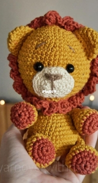 Yarn over with Natasha - Natasha Smuts - Vintage Lion