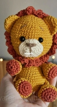 Yarn over with Natasha - Natasha Smuts - Vintage Lion