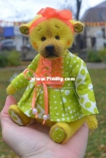 Anna Budanova - Bear With a Delicious Name of Pear - Russian