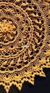 Nelly Klos - Infinity Doily - English