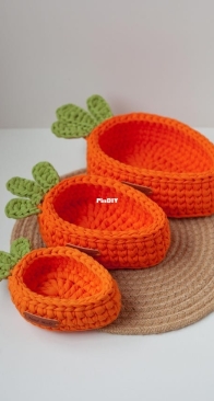 Mini Crochet Zoo _ carrot basket T-shirt yarn crochet pattern in 3 sizes _ English