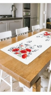 Coricamo ZU 10509 - Table Runner with Purple Poppies