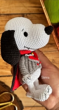 Sienna Handmade - Lilian Sandoval - Snoopy Dracula - Spanish