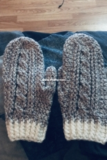 Grey cable mittens