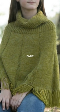 Fringed Poncho - Knit whit Lucila - María Lucila Cavanagh -Spanish