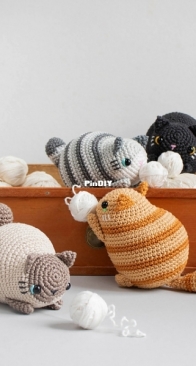 Lalylala - Lydia Tresselt - Purring Cat Sensory toy