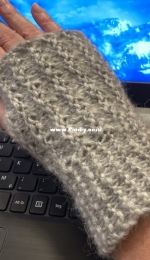 Homeoffice - Mittens by Elke Uhlig - English, German
