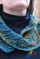 Lacy Moebius Cowl by Cat Bordhi -Free